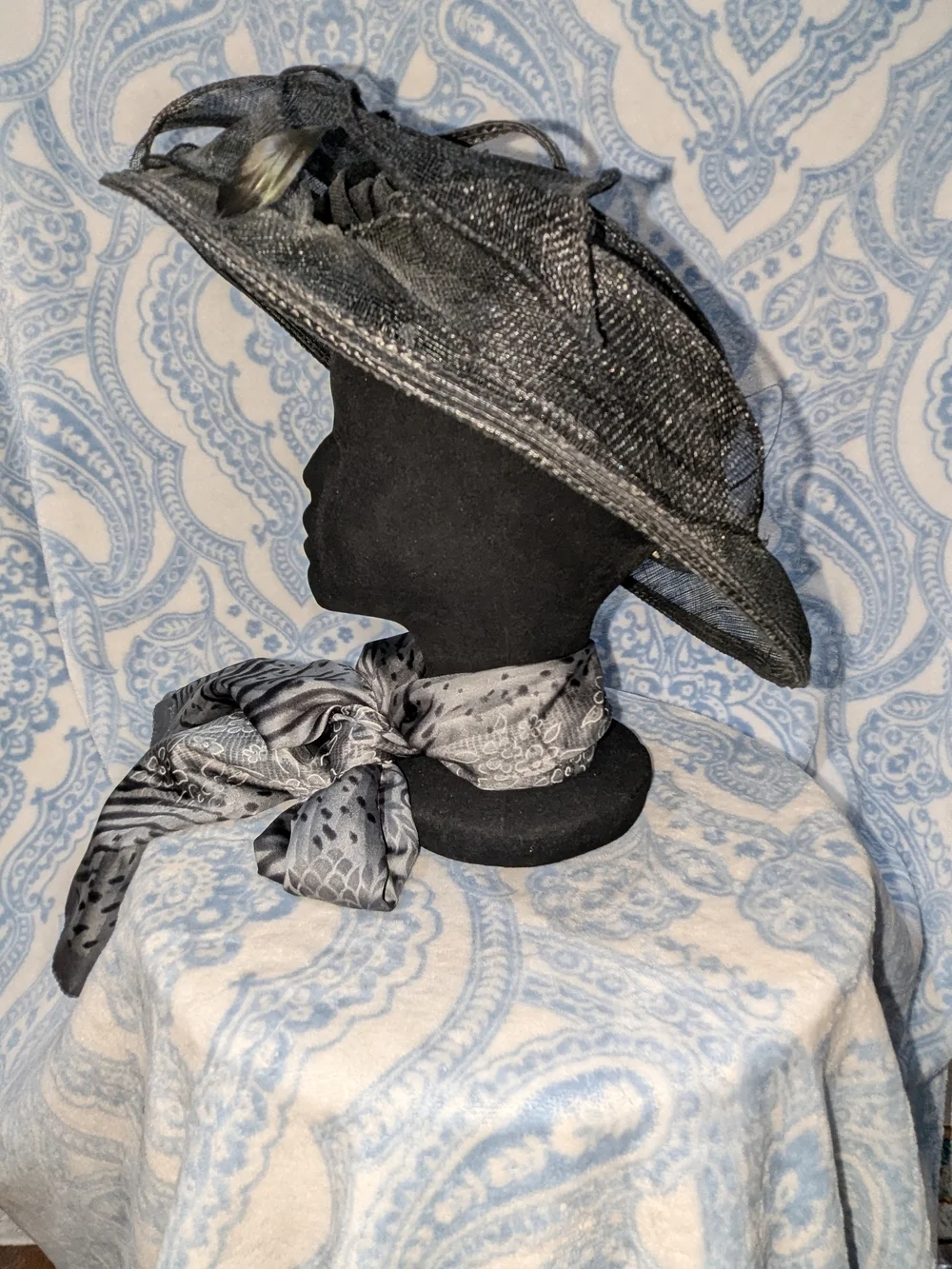 Elegant Women's Black Wide-Brim Hat with Grey Animal Print Matching Scarf